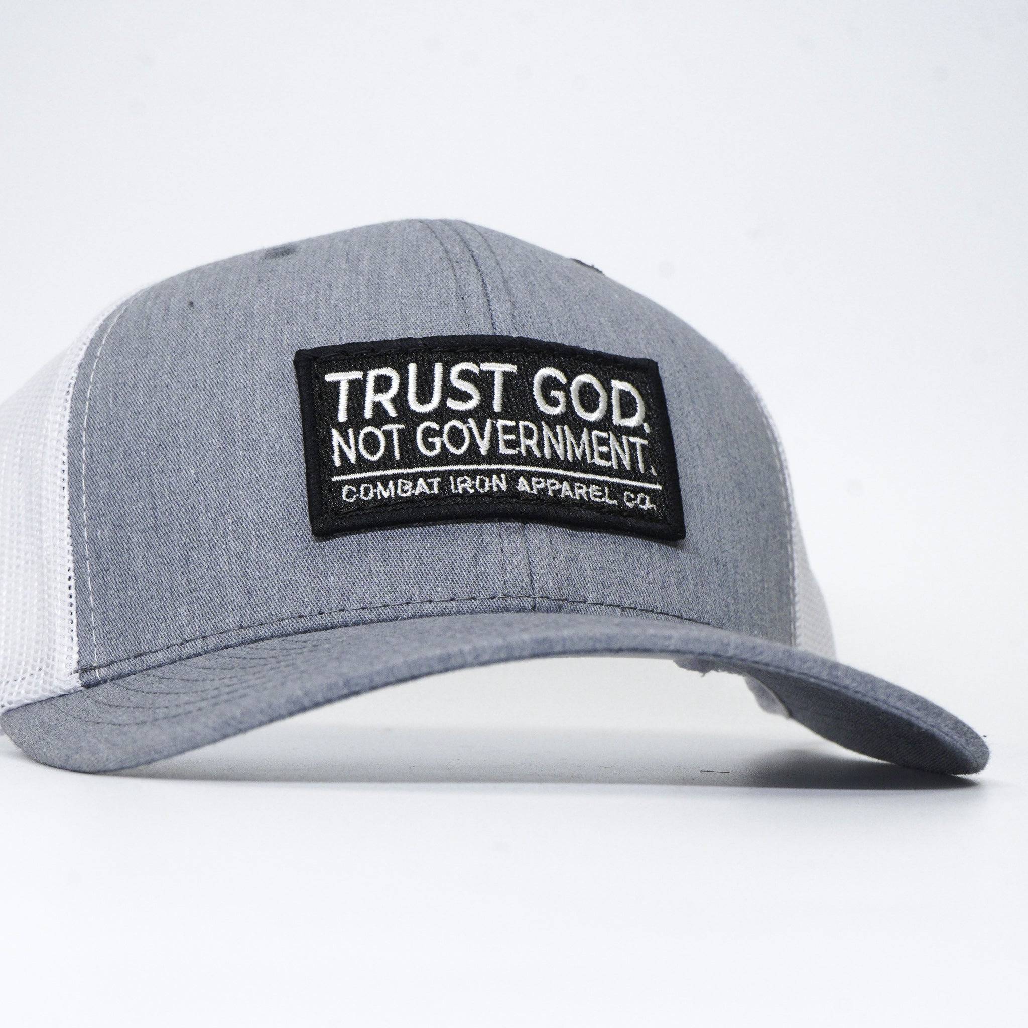 Vertraue Gott. Nicht der Regierung. Mid-Profile Mesh Snapback
