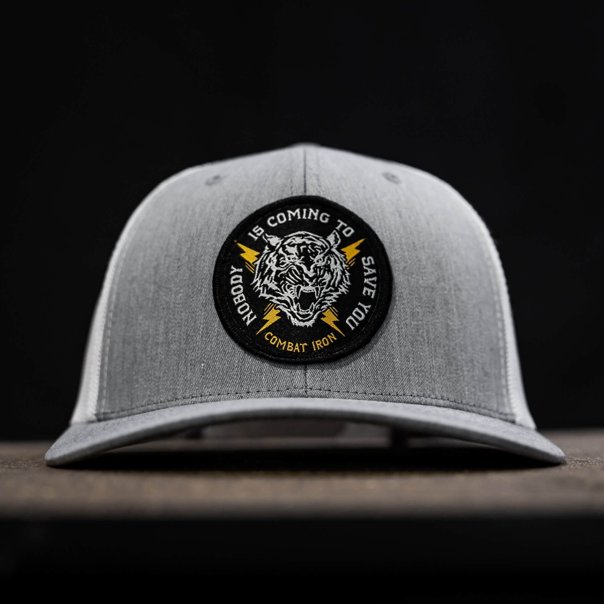 Nobody Is Coming To Save You Aufnäher Snapback-Kappe