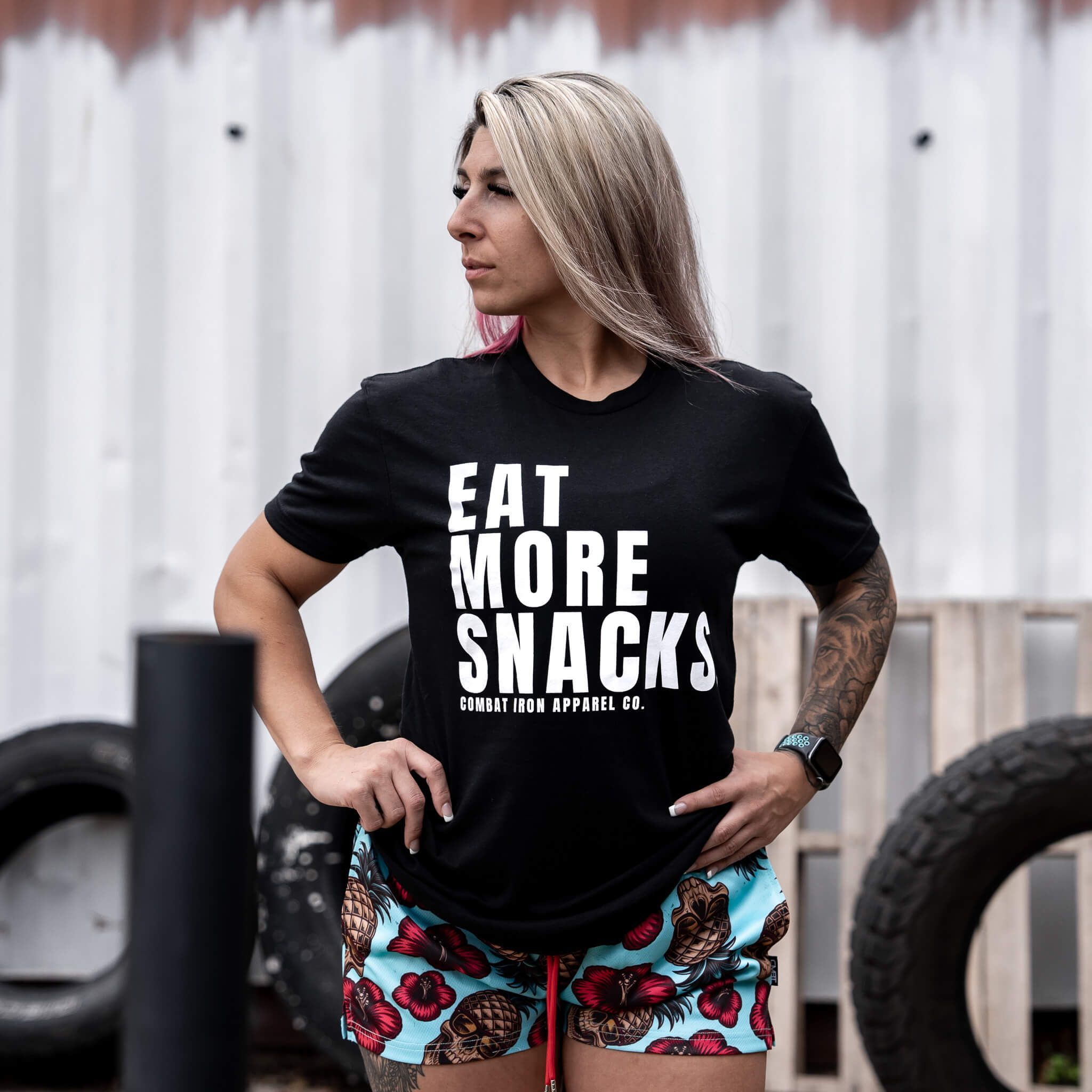 Eat More Snacks Herren T-Shirt