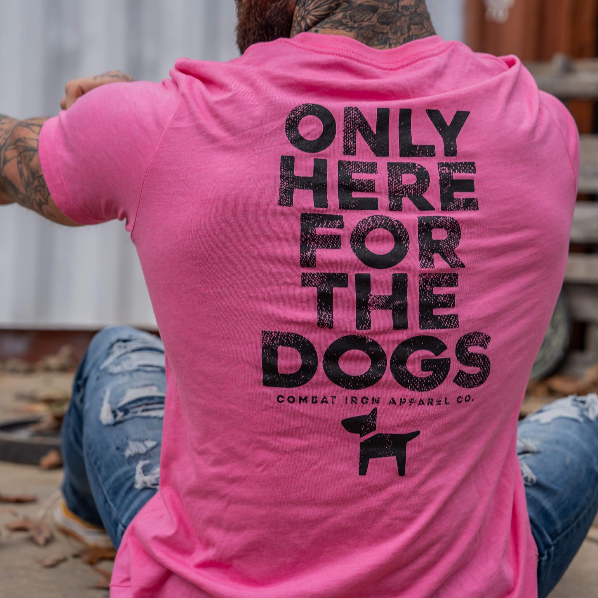 Camiseta de Hombre "Solo Estoy Aquí Por Los Perros"