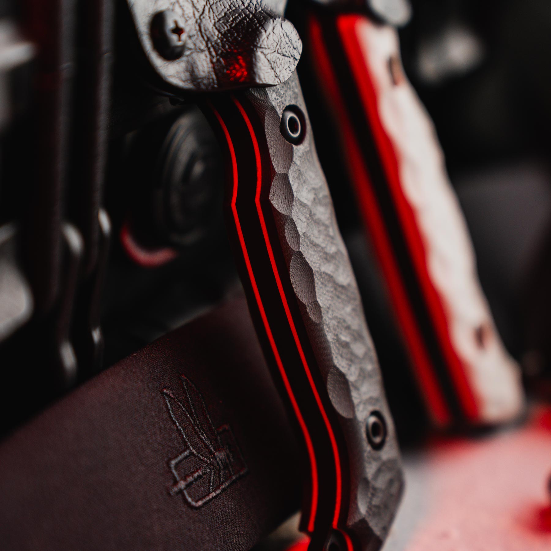 Darter T - Shadow Black