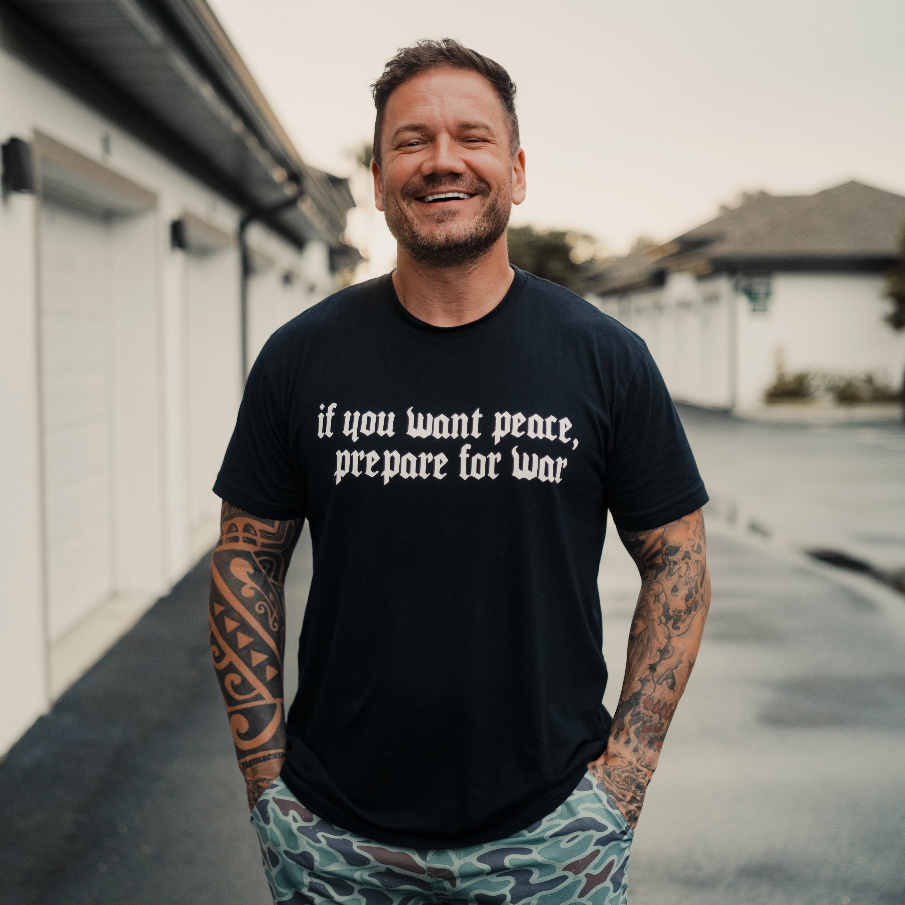 Camiseta "Prepárate para la guerra"