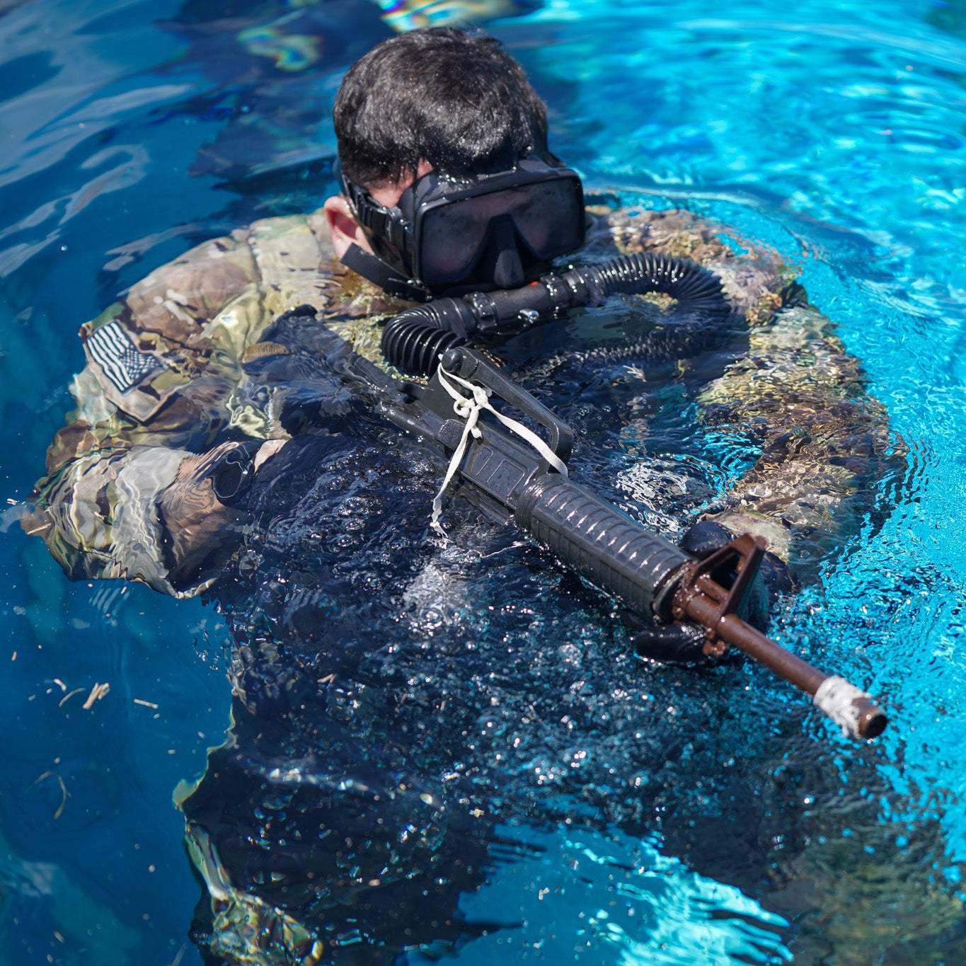 Antifaz de buceo sin marco "The Harambe"