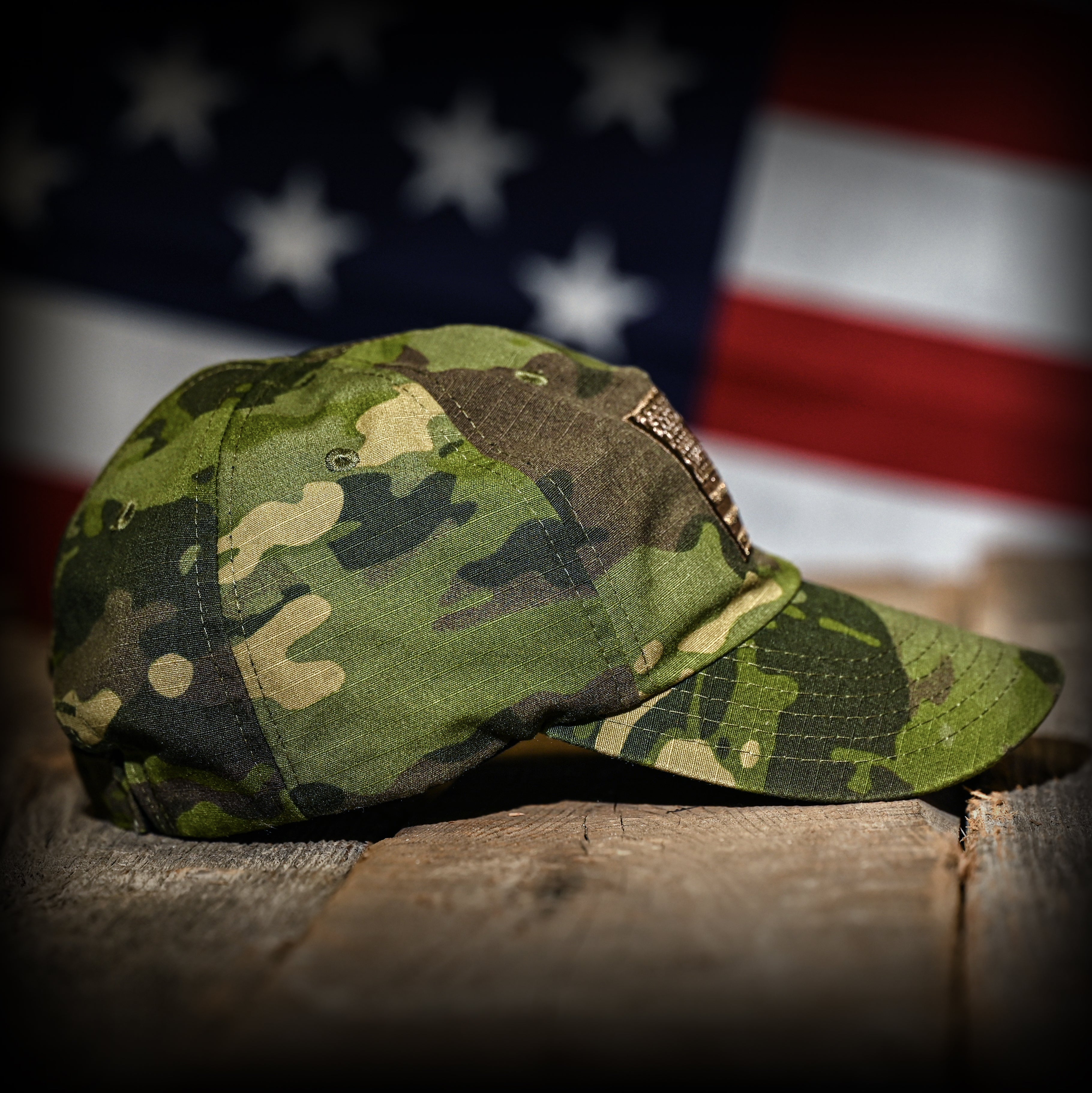 GORRA TROPIC MULTICAM FULL RIPSTOP CON BANDERA DE EE. UU.