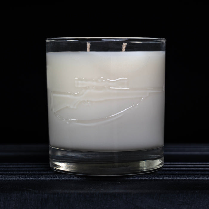 HUNTING CAMP CANDLE (EMBOSSED SCOPED RIFLE)