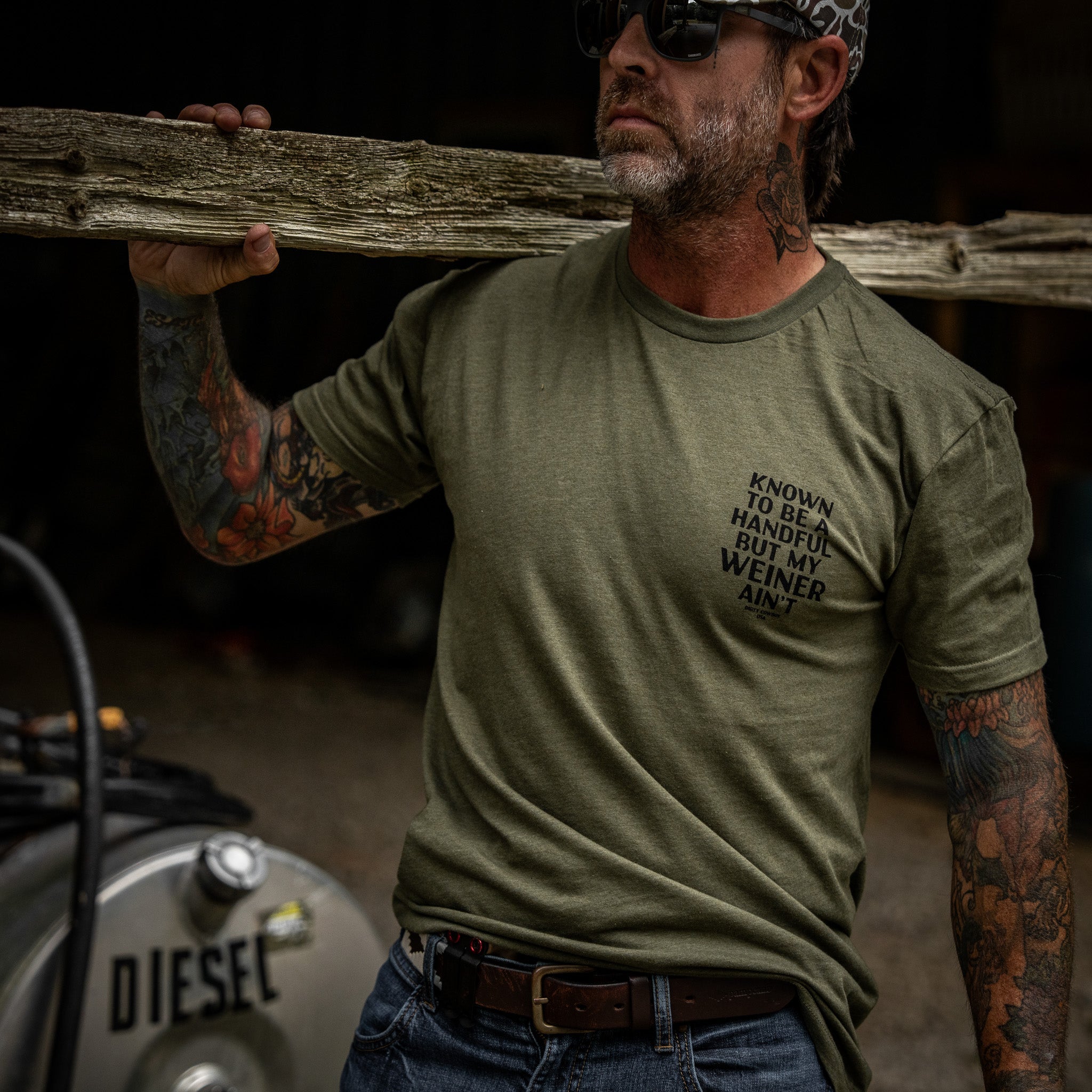 Known To Be A Handful. But My Weiner Ain't Men's T-Shirt