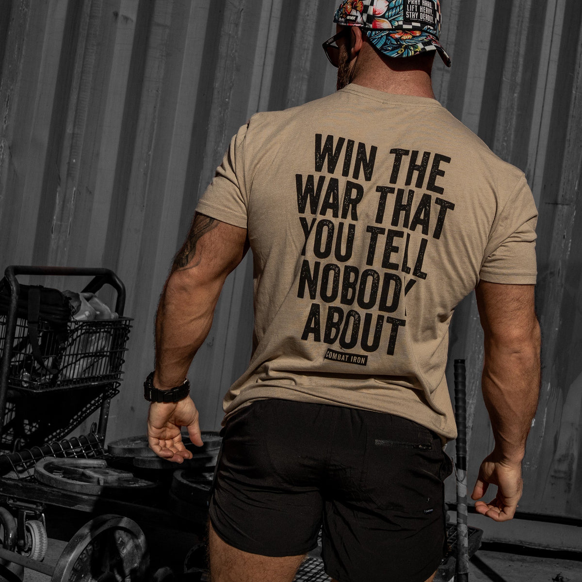 Win The War You Tell Nobody About Herren T-Shirt