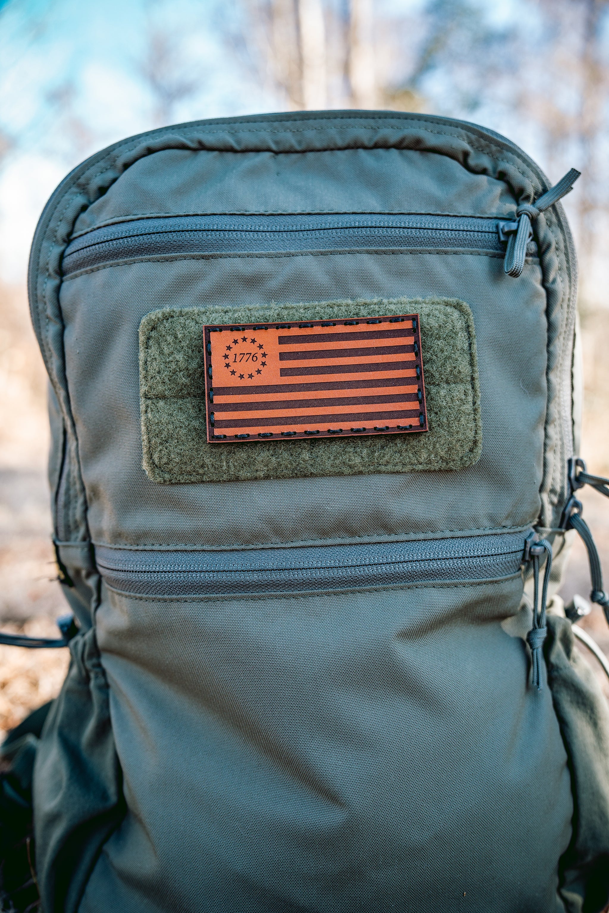 PARCHE DE CUERO CON BANDERA DE BETSY ROSS