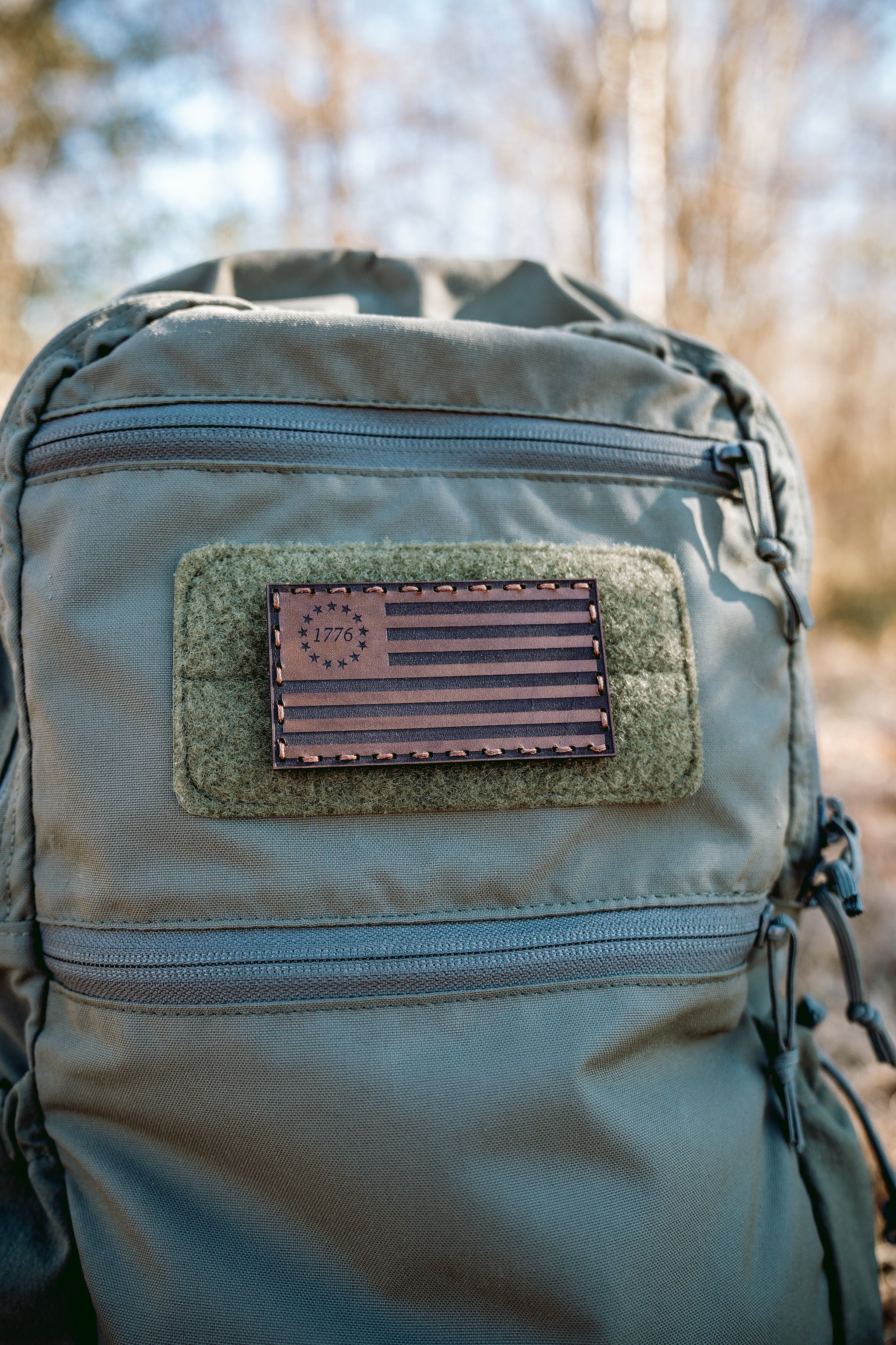 PARCHE DE CUERO CON BANDERA DE BETSY ROSS