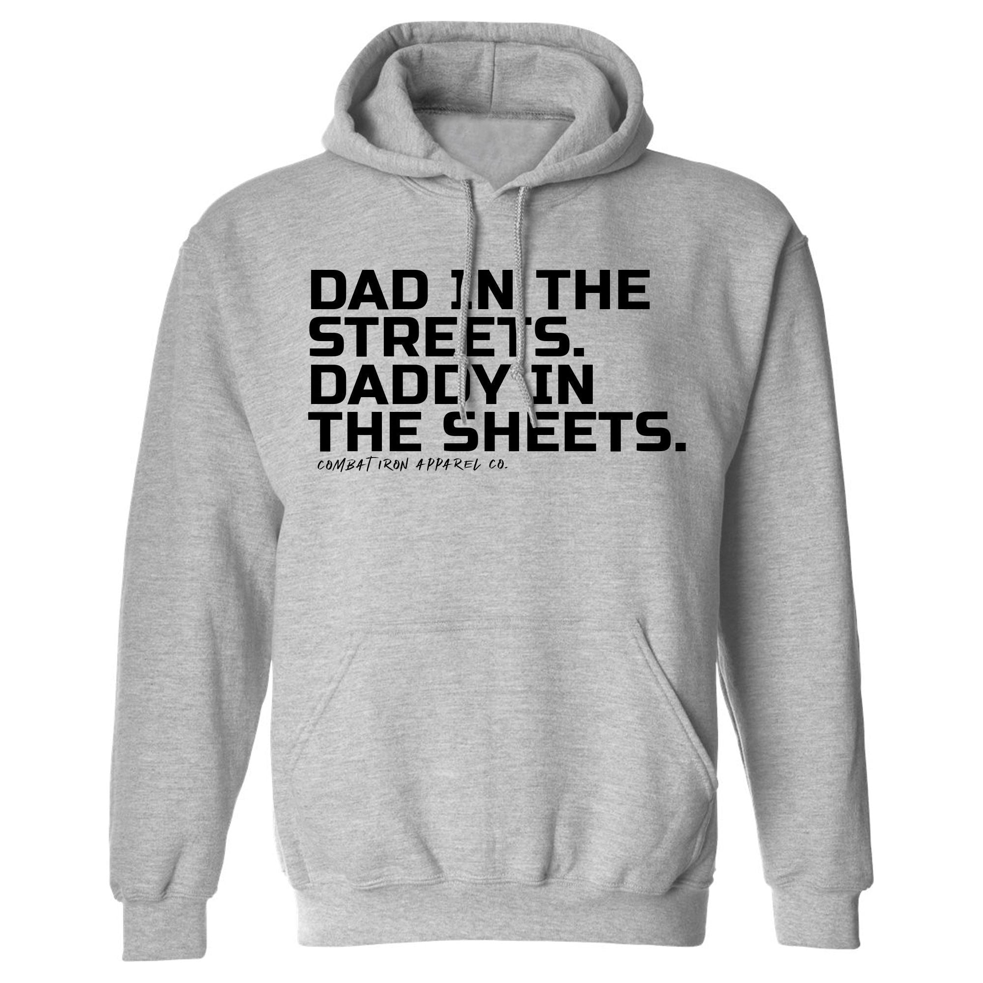 Im Alltag Papa. Im Bett Daddy. Herren Hoodie