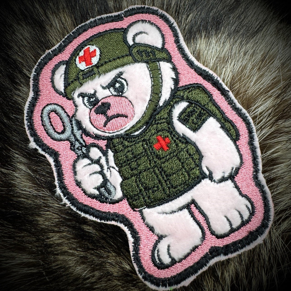 Dead Inside Bear - IDFC BEARS - 4" Flauschiger gestickter Aufnäher - Pink