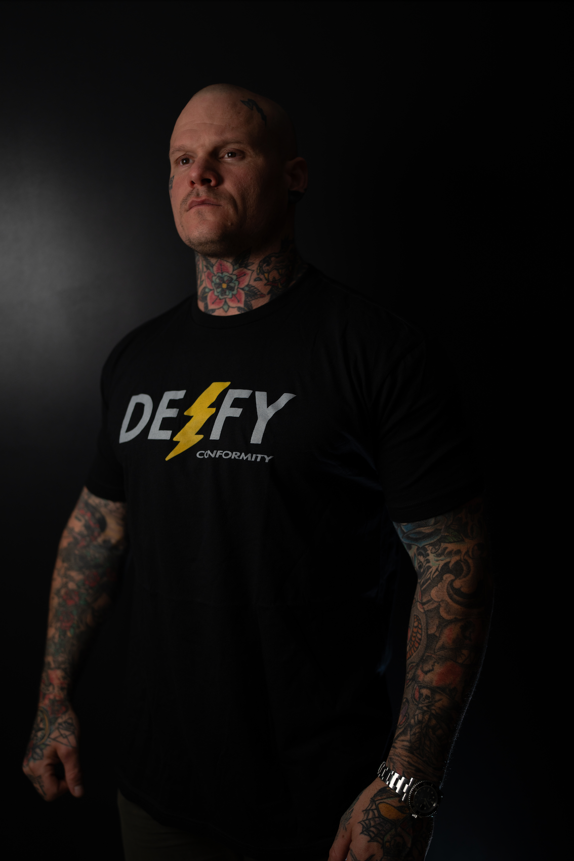DEFY CONFORMITY BOLT TEE