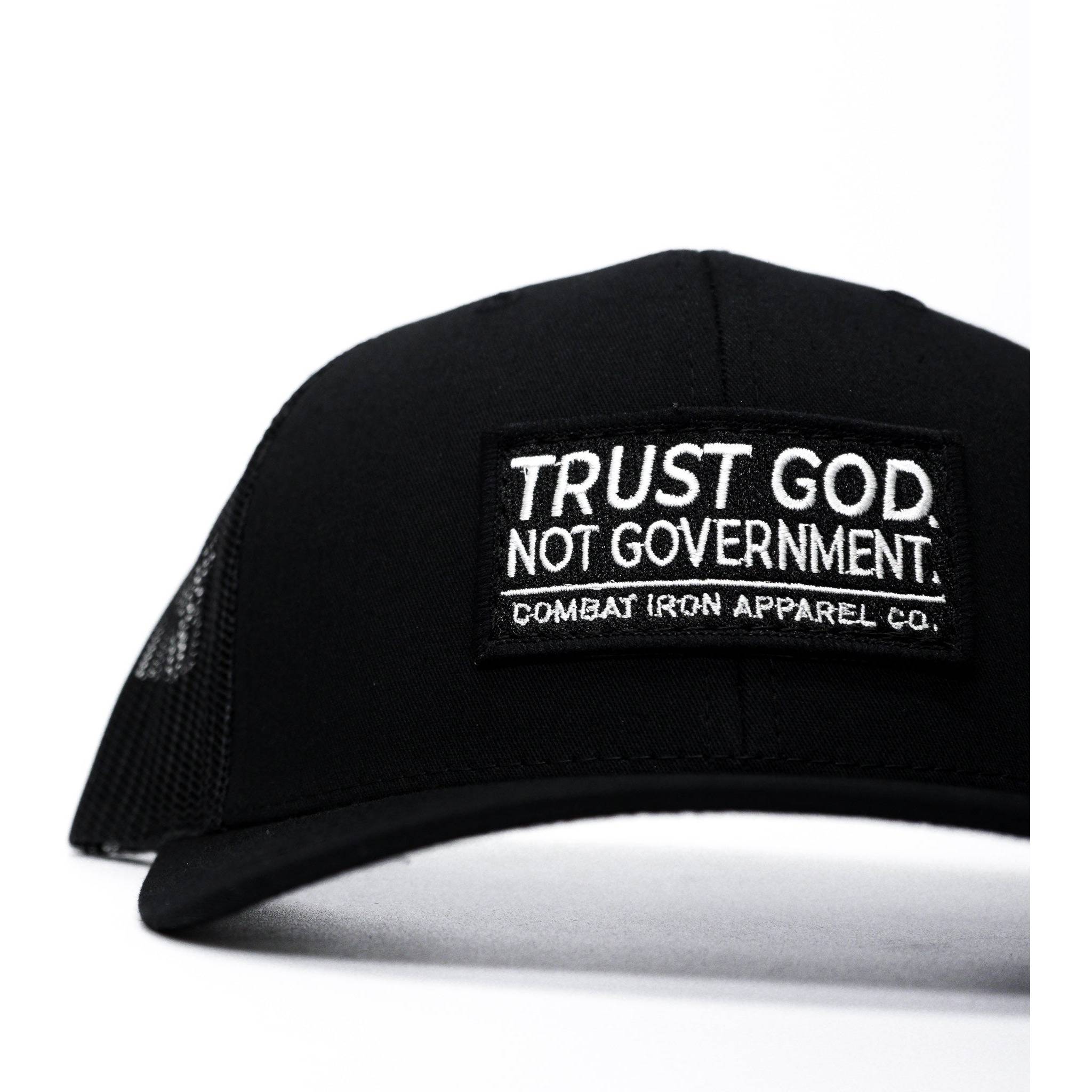 Vertraue Gott. Nicht der Regierung. Mid-Profile Mesh Snapback