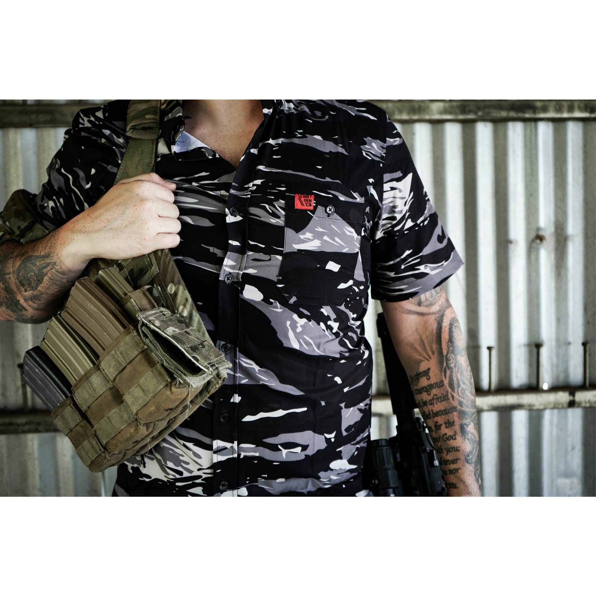 LIGHT WEIGHT BUTTON UP SHORT SLEEVE