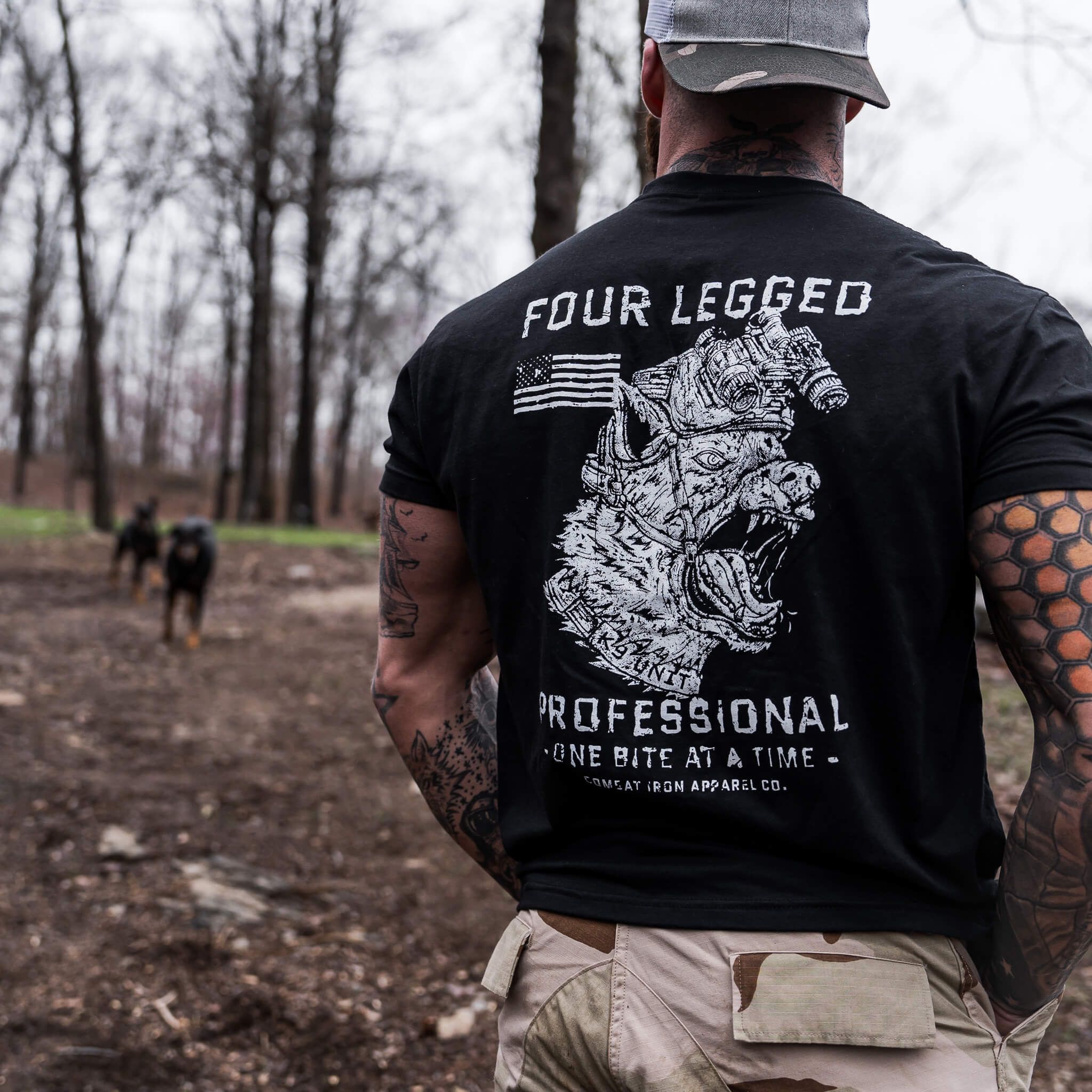 FOUR LEGGED PROFESSIONAL K9 DOG TRAINING MEN’S T-SHIRT