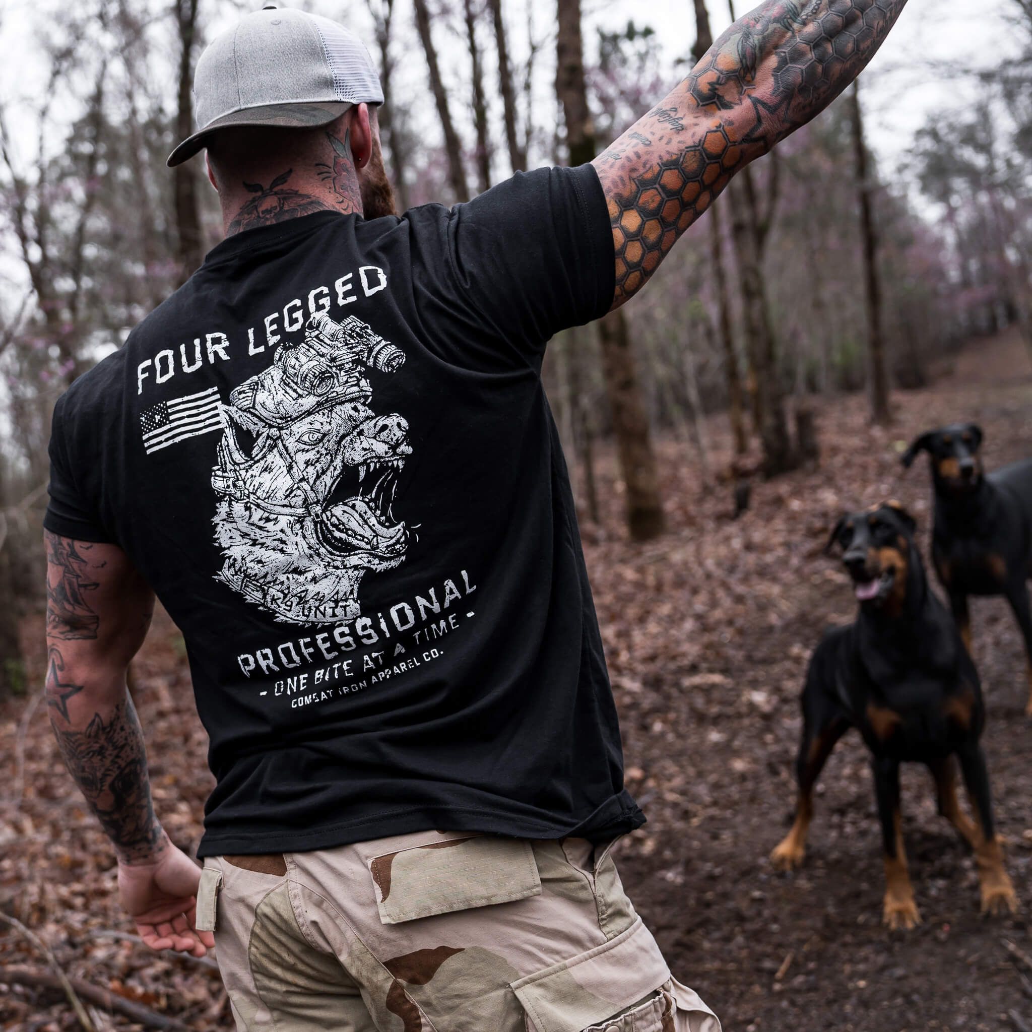 FOUR LEGGED PROFESSIONAL K9 DOG TRAINING MEN’S T-SHIRT