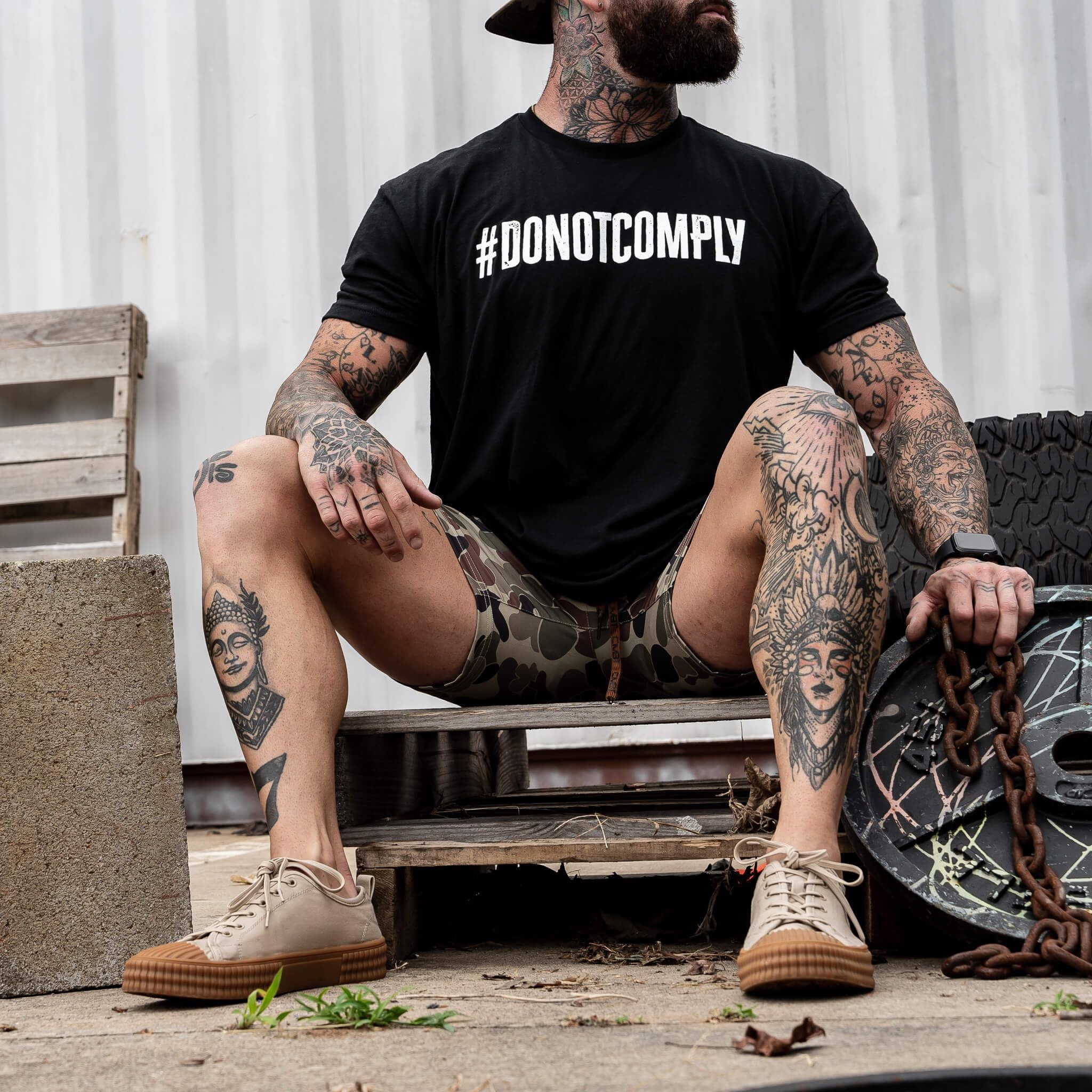 Herren-T-Shirt "Do Not Comply"