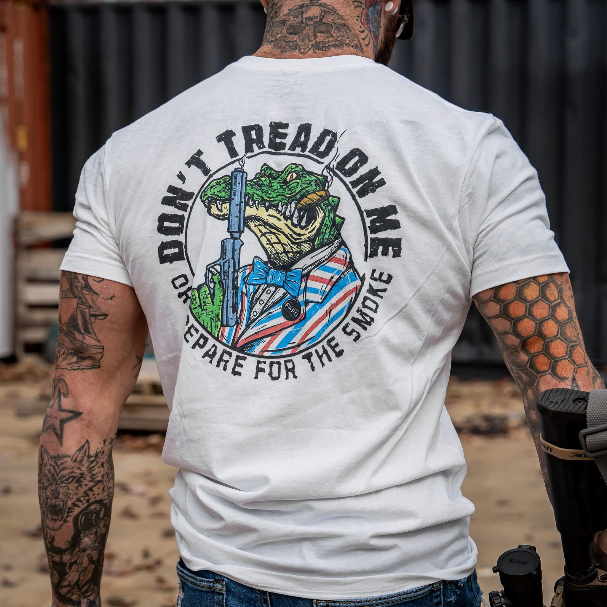 DON'T TREAD ON ME OR PREPARE FOR THE SMOKE ALLIGATOR MEN'S PATRIOTIC T-SHIRT