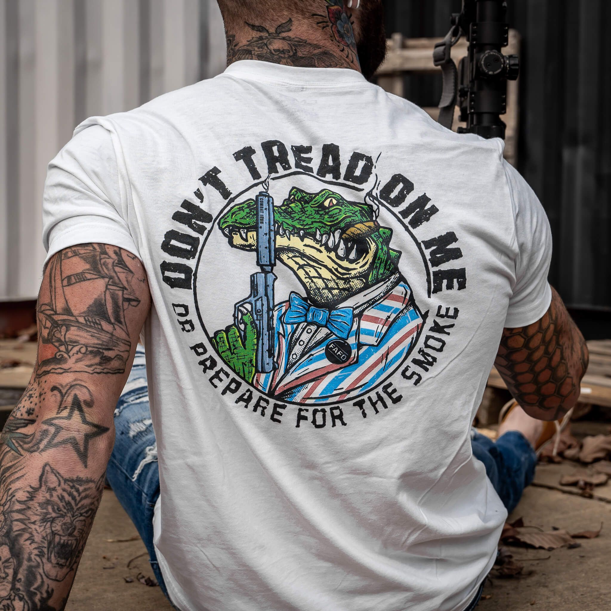 DON'T TREAD ON ME OR PREPARE FOR THE SMOKE ALLIGATOR MEN'S PATRIOTIC T-SHIRT