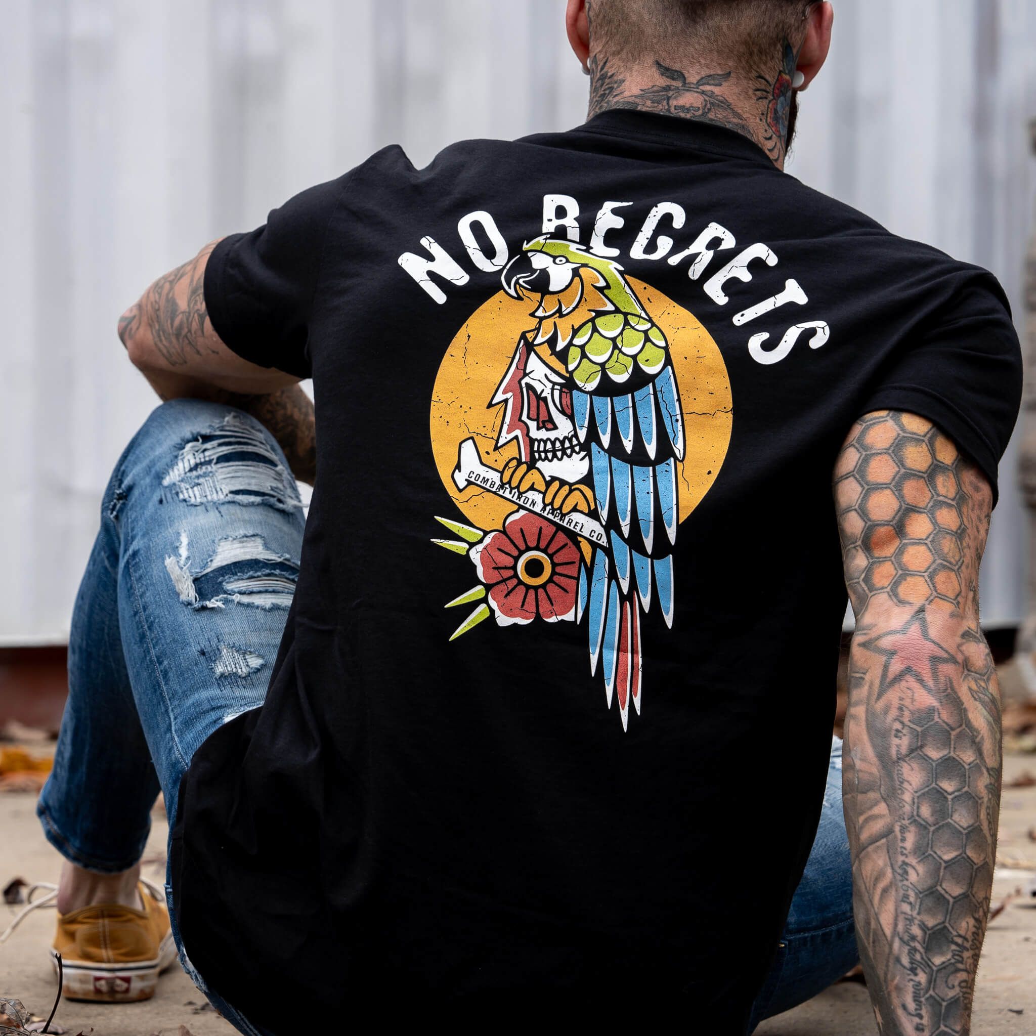 NO REGRETS PIRATE PARROT MEN'S T-SHIRT