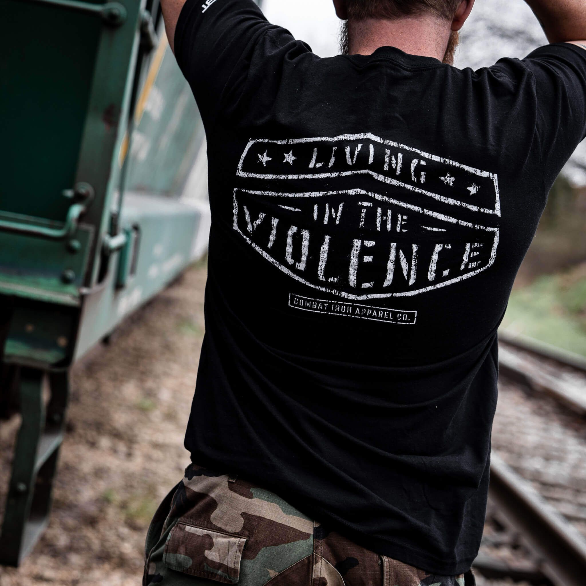 LIVING IN THE VIOLENCE MEN’S T-SHIRT