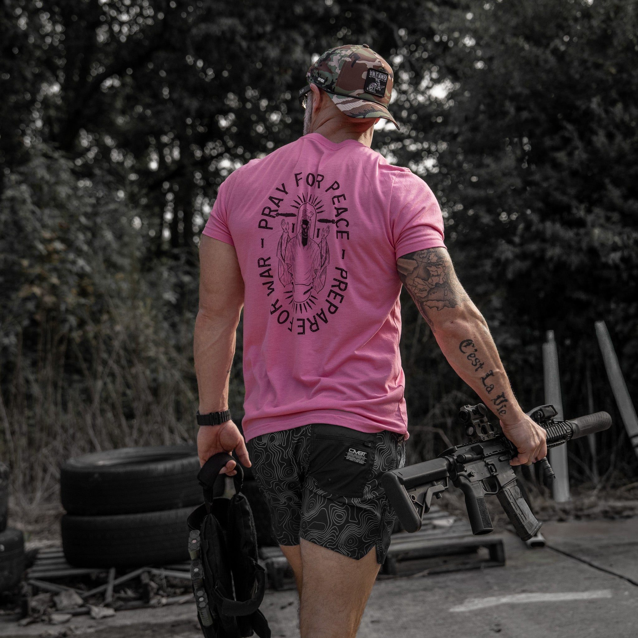 Bete Für Frieden. Bereite Dich Auf Krieg Vor. Herren T-Shirt