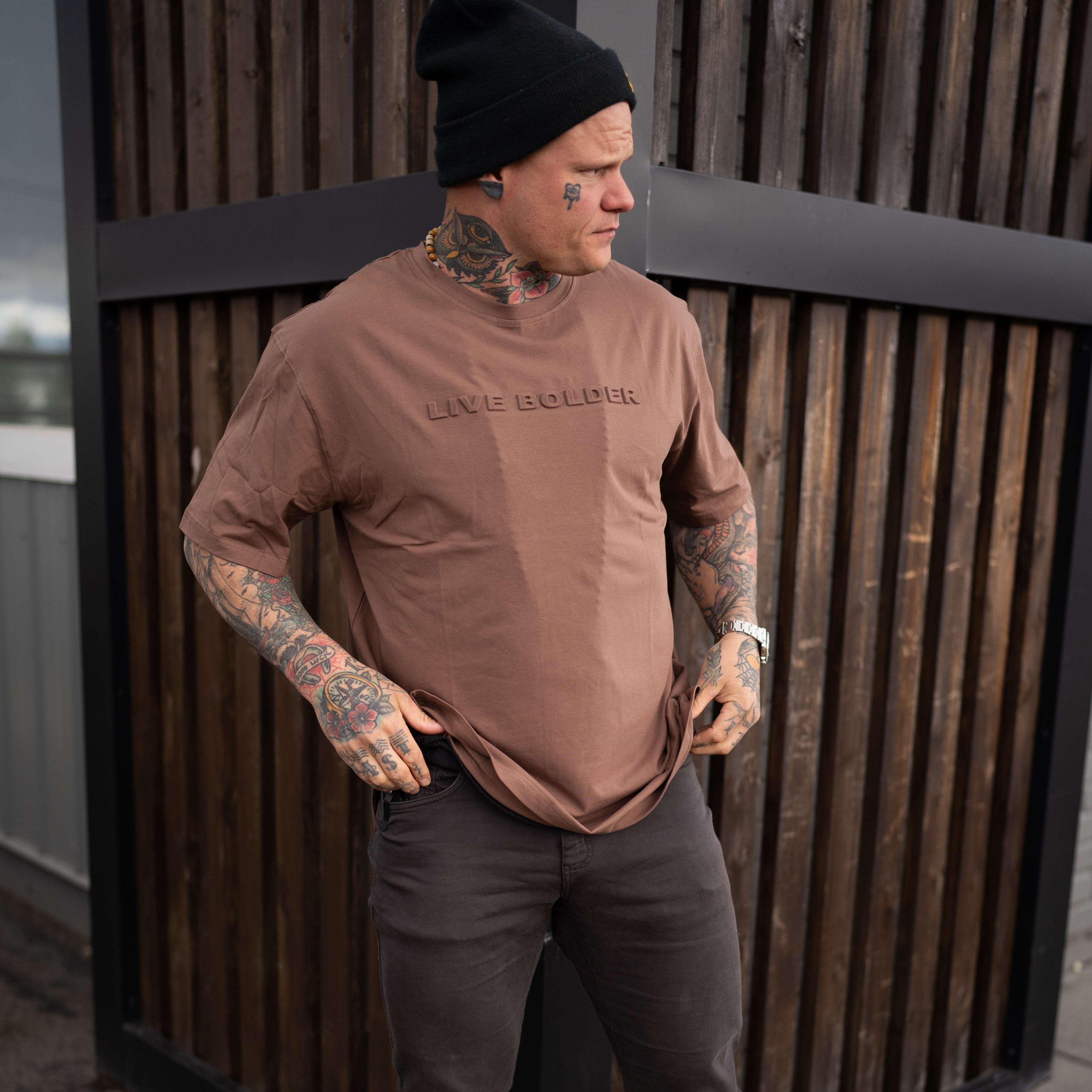 LIVE BOLDER BOXY TEE - BROWN