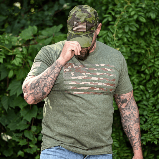 Men's Camo American Flag Patriotic T-Shirt (Army Green)