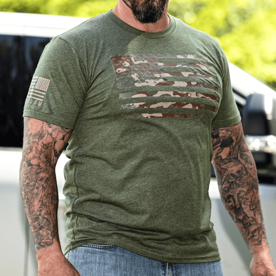 Men's Camo American Flag Patriotic T-Shirt (Army Green)