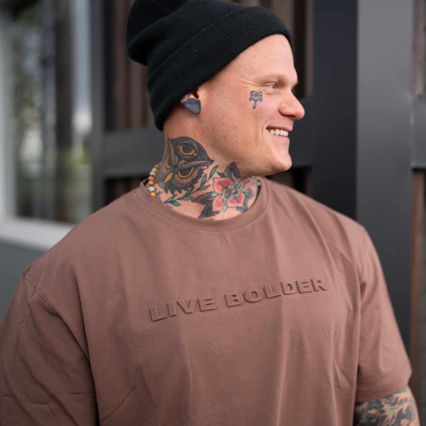 LIVE BOLDER BOXY TEE - BROWN