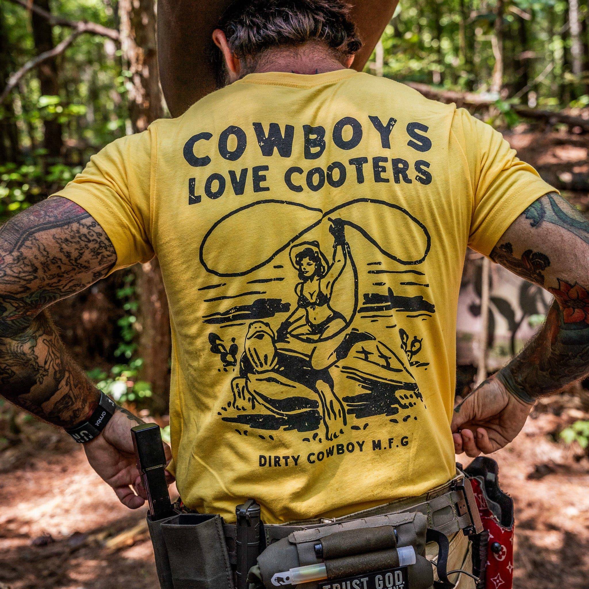 Cowboys Love Cooters Men's T-Shirt