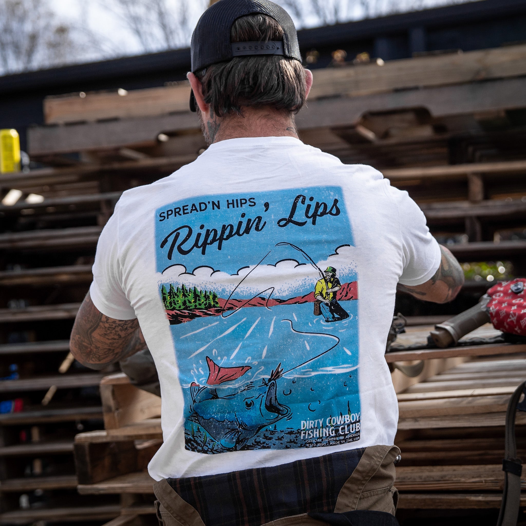 Spread'n Hips, Rippin' Lips Fishing Club Men's T-Shirt