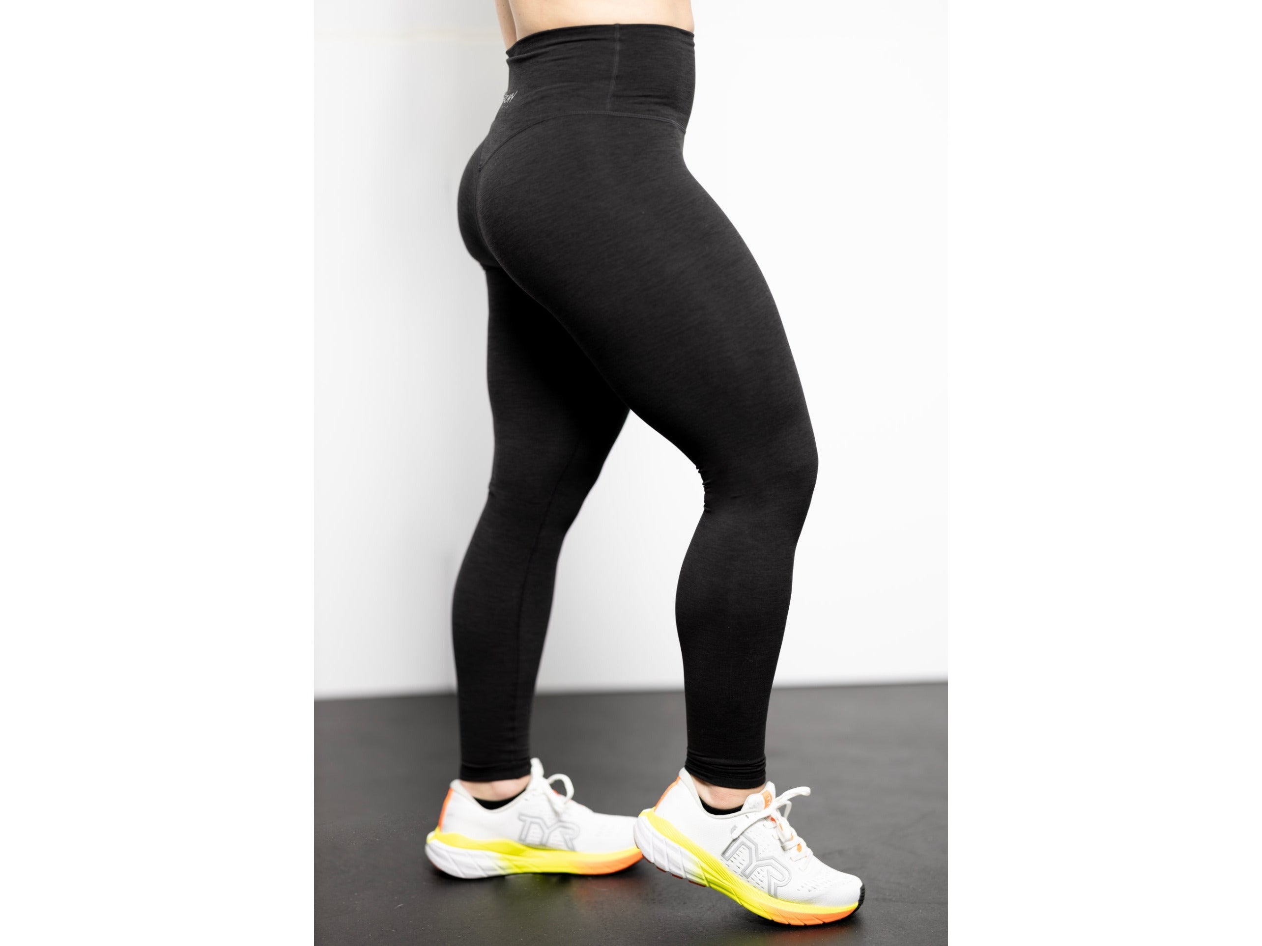 Elixir Performance Leggings - Heathered Black