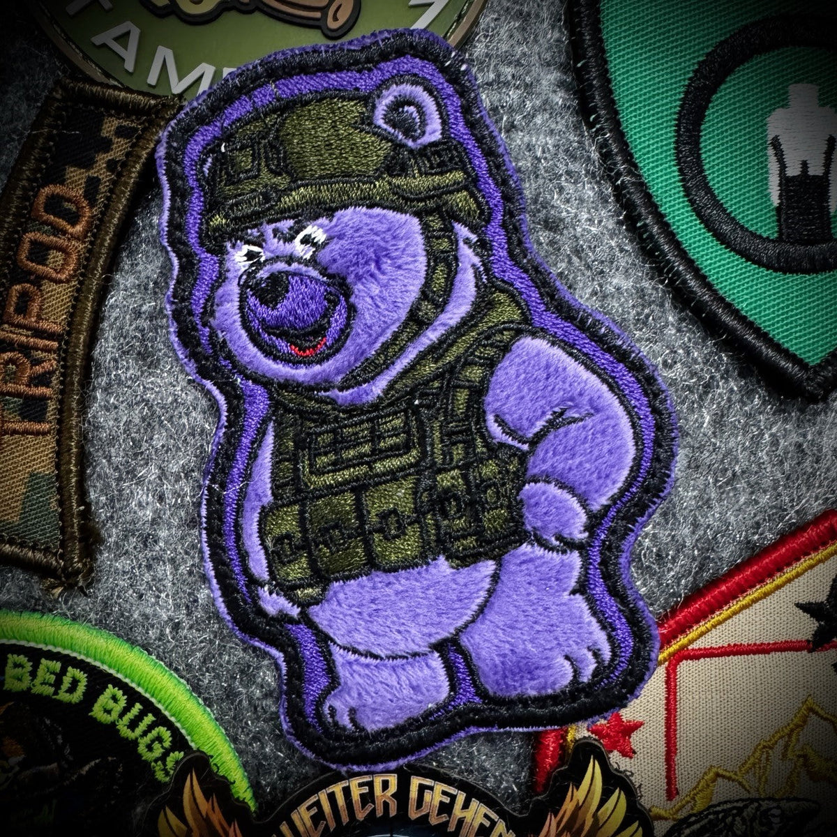 Operation Over It Bear - IDFC BEARS - 10 cm Flicken mit Stickerei - Lila