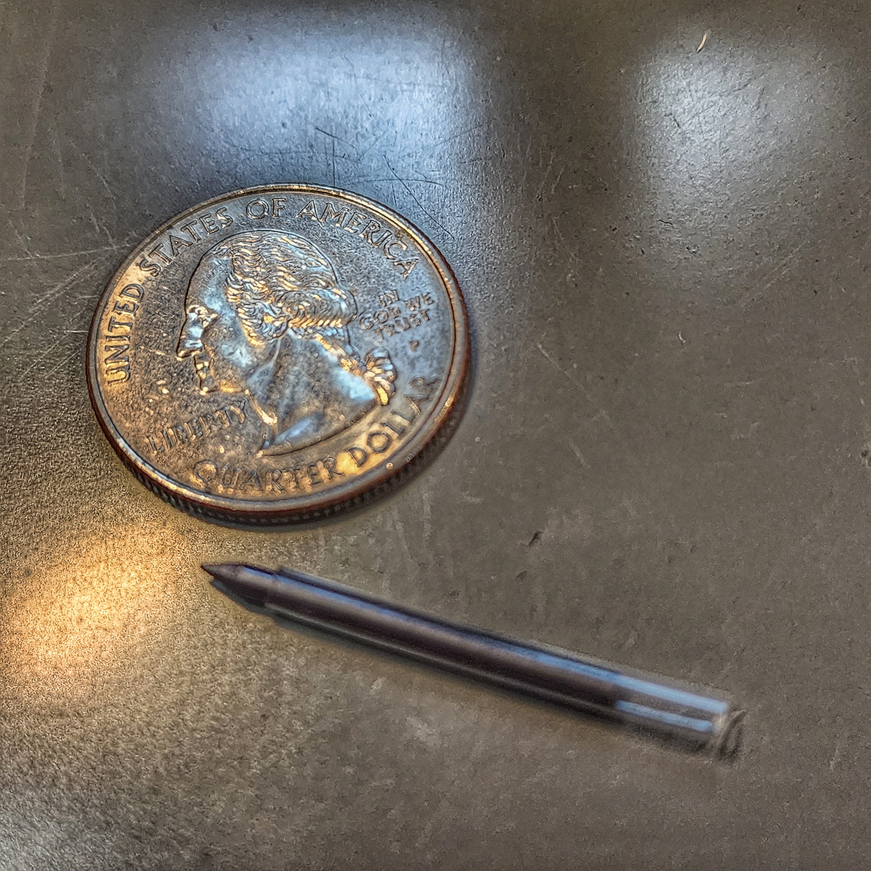 Note Patch Kit: Writable PVC surface for field notetaking with illuminated memo graph.