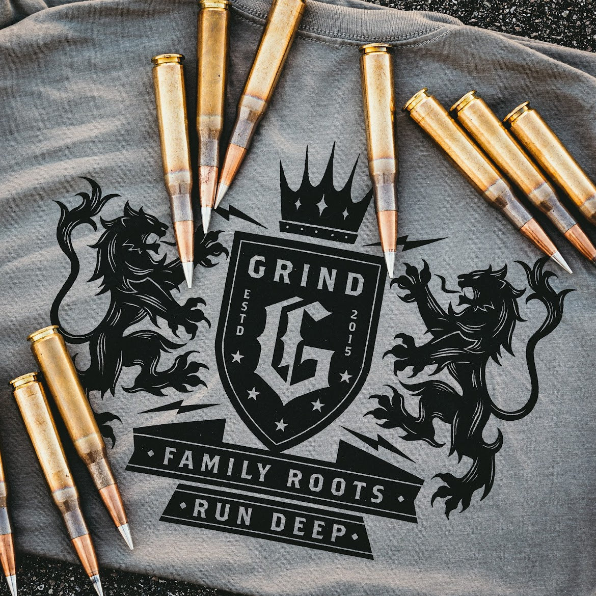 Family Crest- T