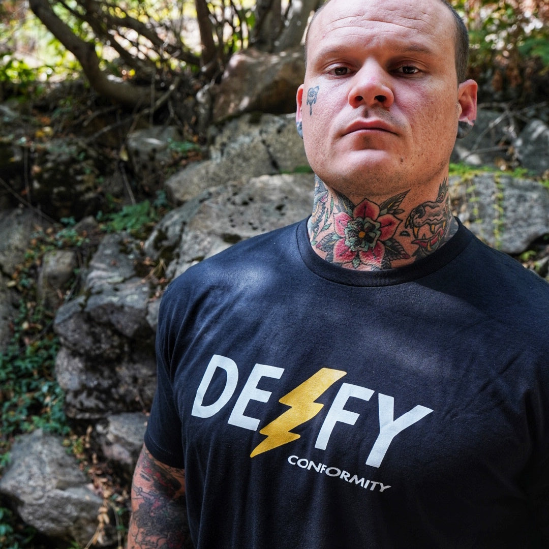 DEFY CONFORMITY BOLT TEE